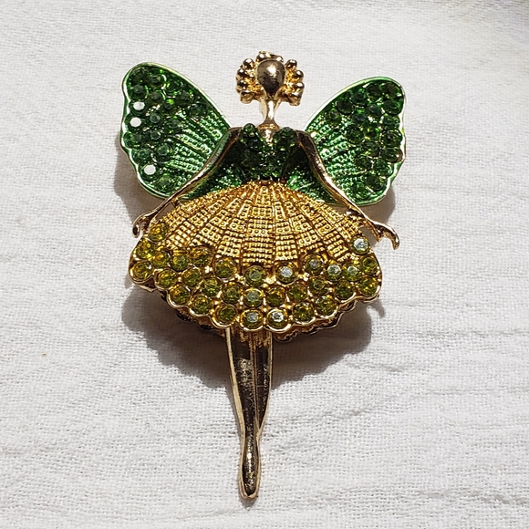 Beautiful Goldtone Ballerina Brooch or Necklace with Moveable Legs - Picture 2 of 5